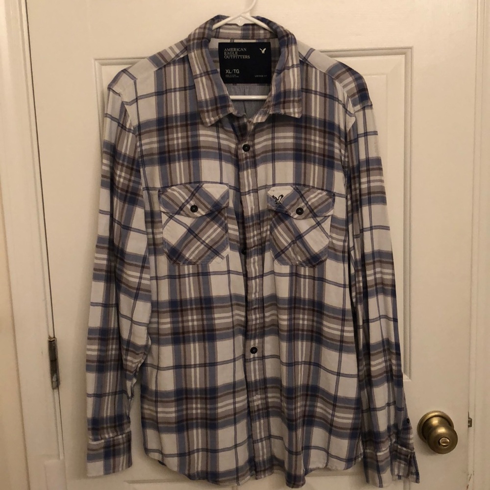 Men’s AE plaid button down shirt